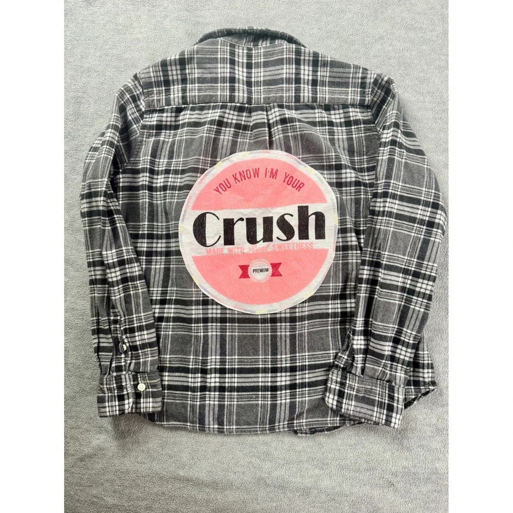 Grey Plaid Flannel Button Down Shirt Back Crush Graphic Patch Long Sleeve Small‎